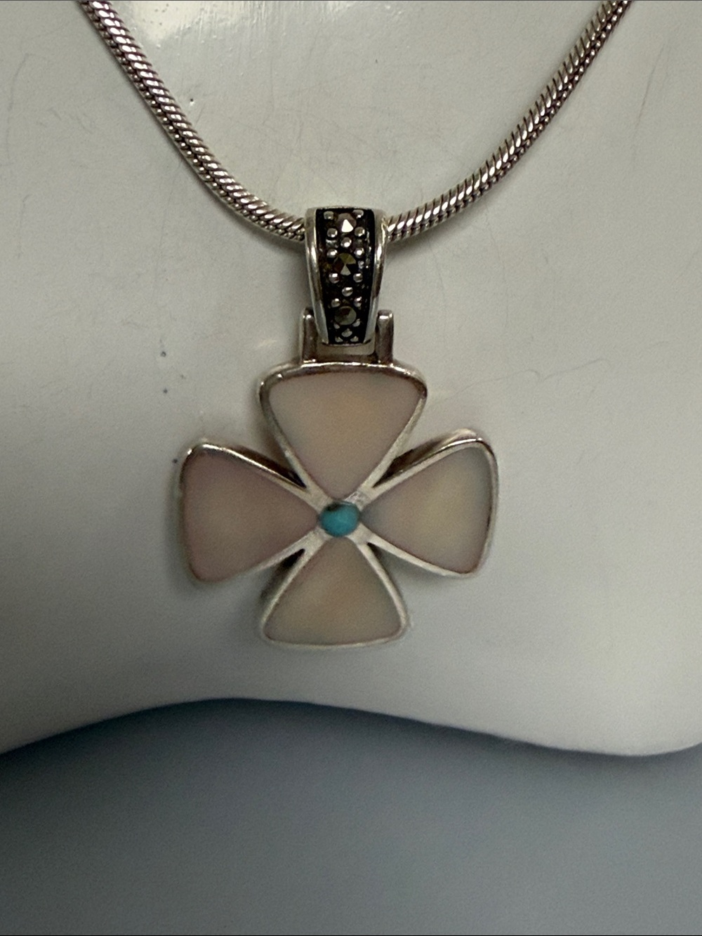 925 Sterling Silver Cream Flower mother of pearl with Turquoise Necklace